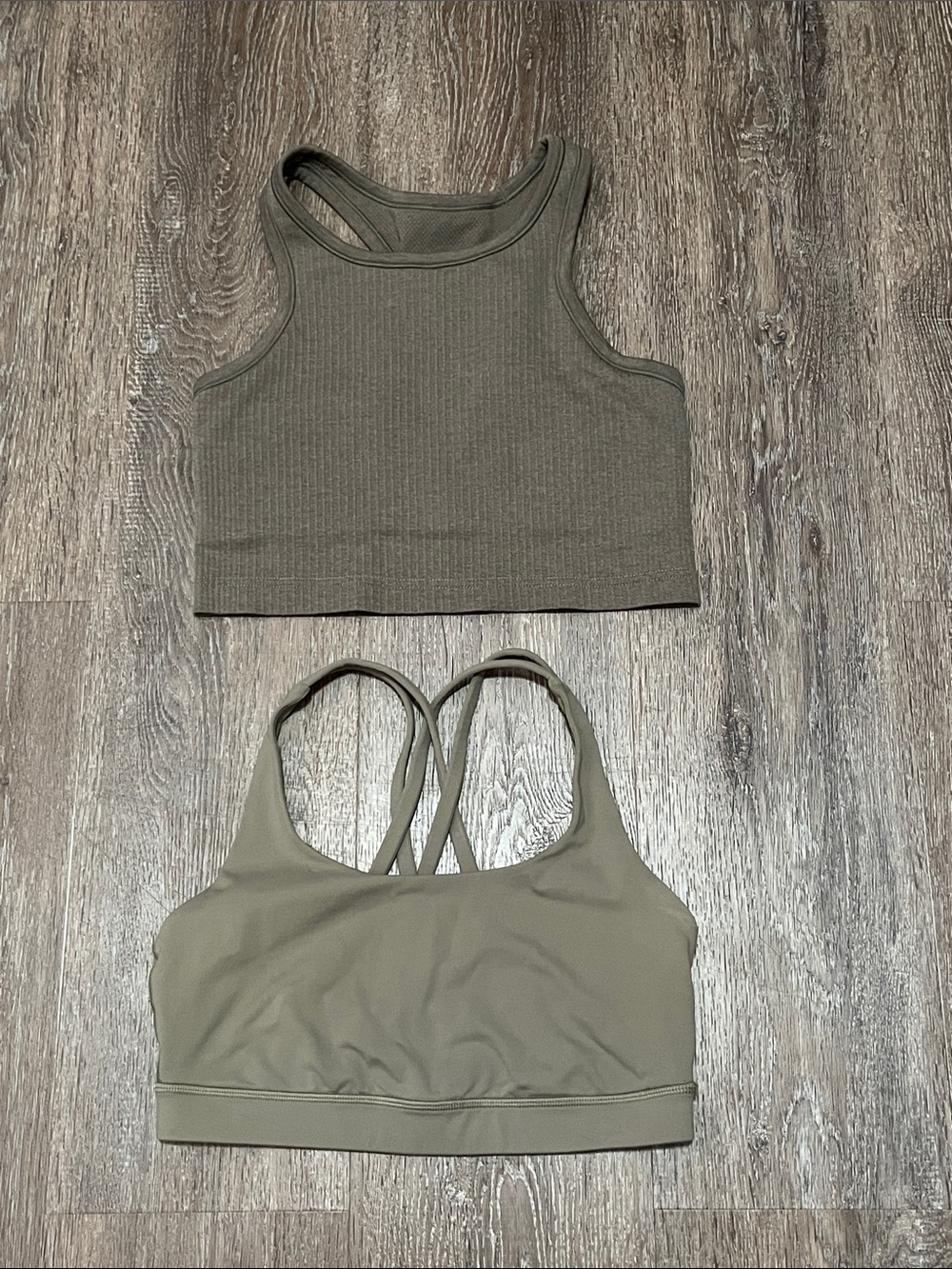 EUC Lululemon Matching Workout Bundle. Size 6 - Picture 3 of 12